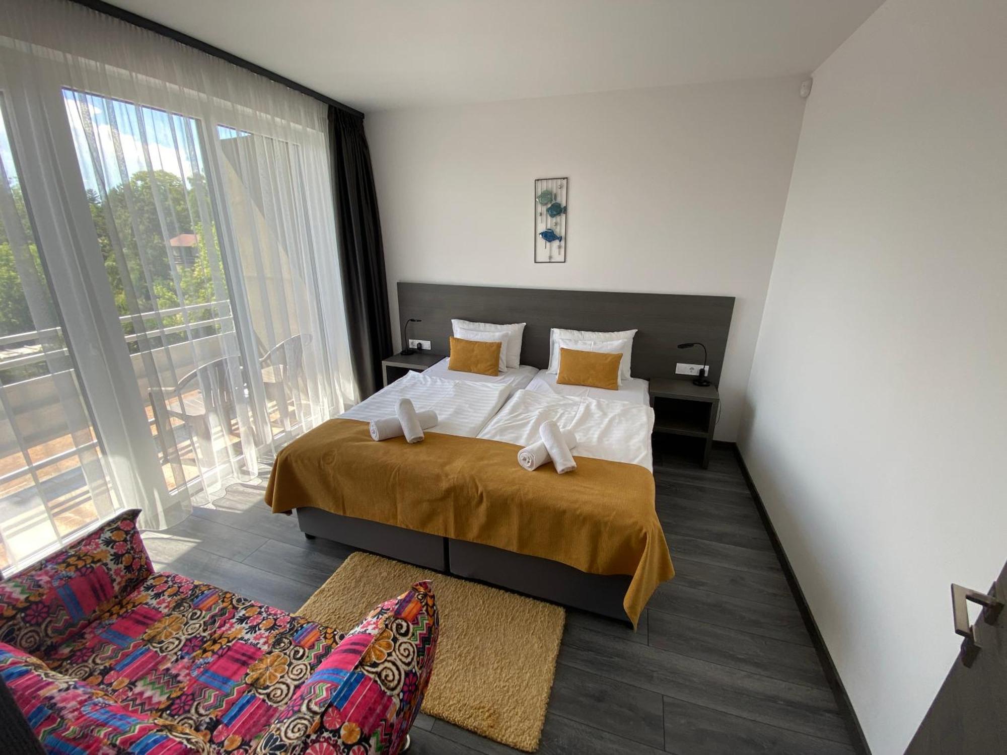 Hotel Csopak Resort & Lake Экстерьер фото